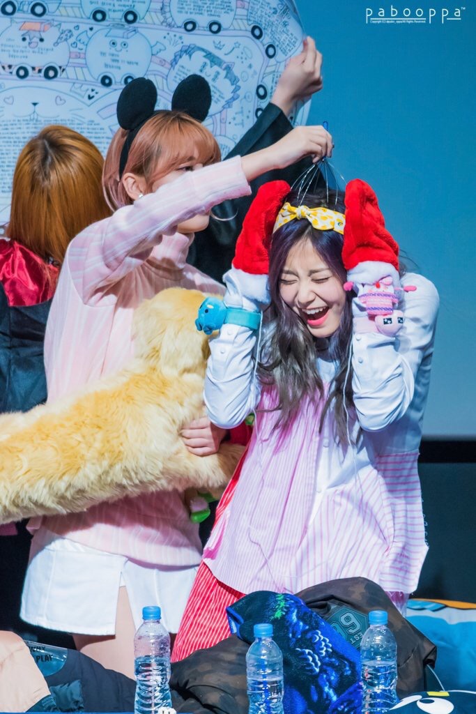 트와이스 멤버들이 쯔위를 다루는법 ㅋㅋㅋㅋㅋㅋ | 인스티즈