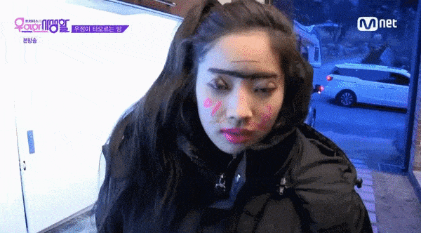 다현이 보고 빵 터진 카메라 감독.gif | 인스티즈