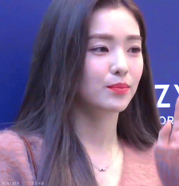 오늘자 헤지스 플래그쉽스토어 행사 레드벨벳 아이린.jpgif | 인스티즈