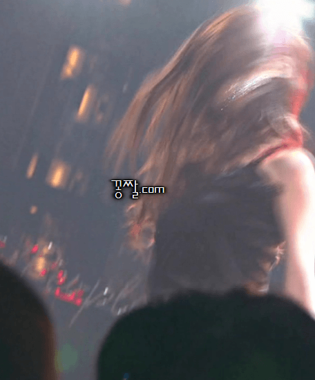 코앞에서 사람 홀리는 수지.gif | 인스티즈