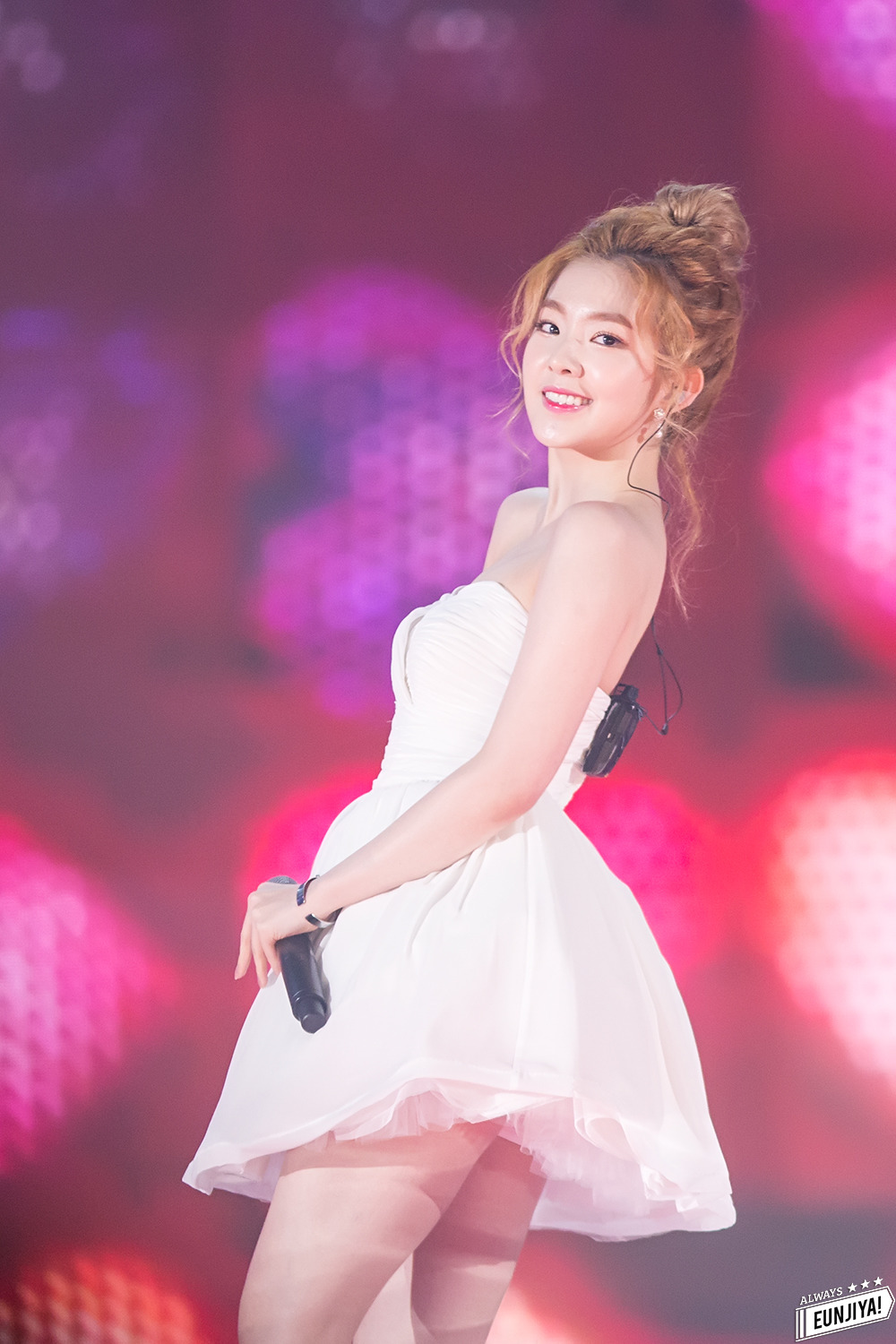  미니드레스 입은 아이린 | 인스티즈