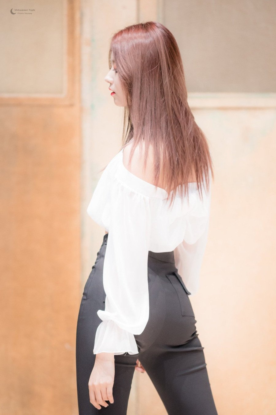 임나영 뒷태.jpg | 인스티즈