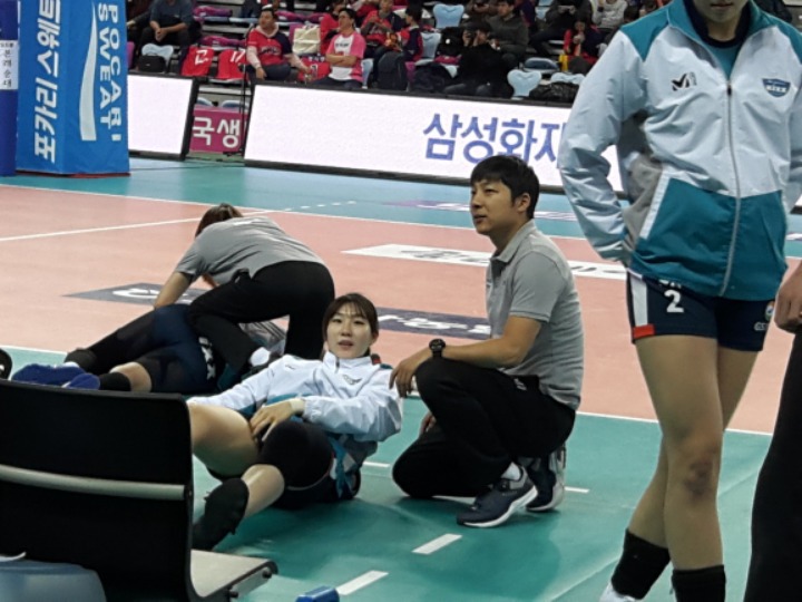 저 예전에 어떤 여자랑 아이컨택 했던거 같았는데... | 인스티즈